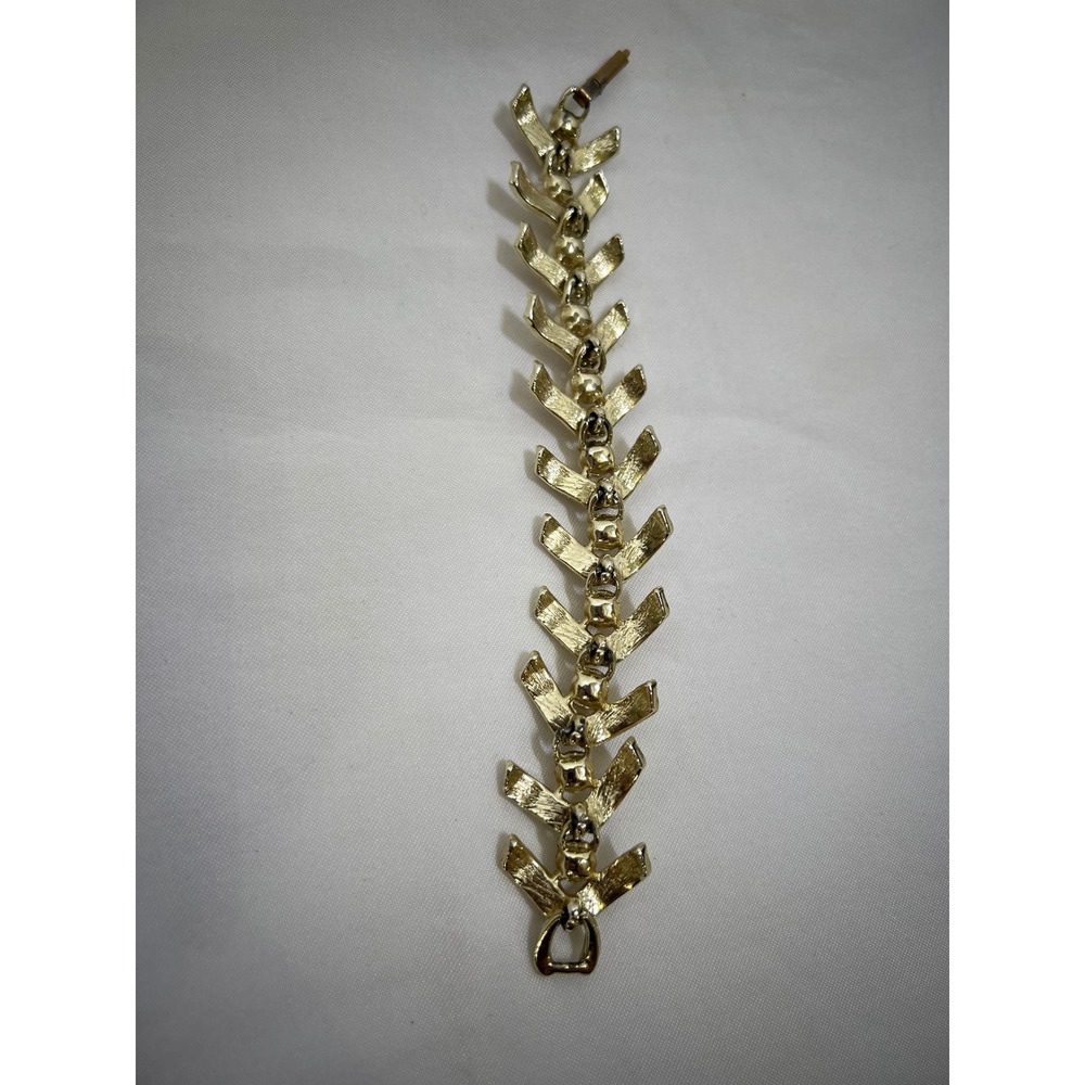 Vintage Judy Lee Gold Tone Pink White Enamel Faux Pearl Chevron Link Bracelet